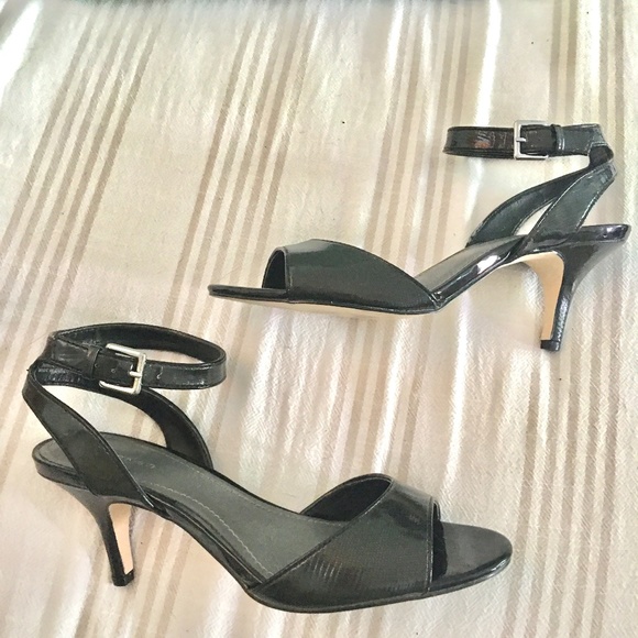 Calvin Klein Black Patent Leather Ankle Strap Sandals Medium Heel - Picture 1 of 12